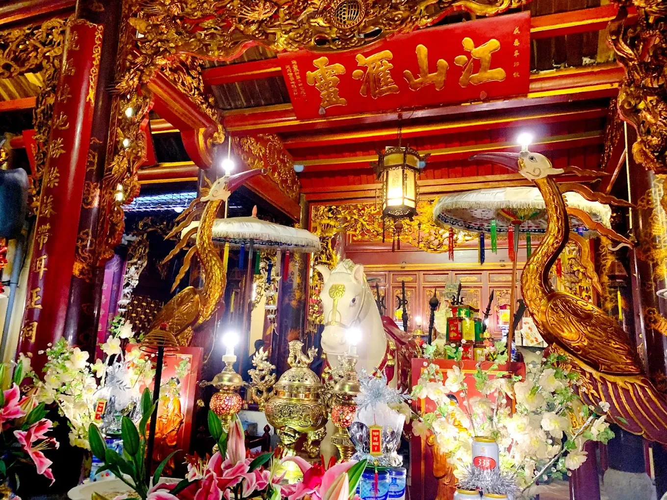 Đền Bạch Mã